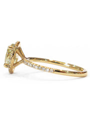 Linza thin diamond halo from side in yellow gold with conflict-free diamond accents