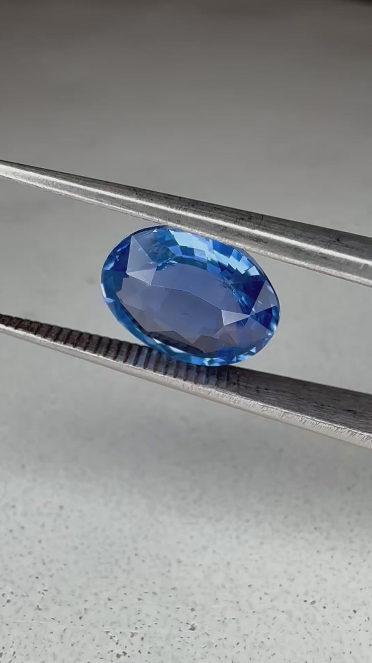 Unique One of A kind natural sapphire for use in a custom engagement ring Video