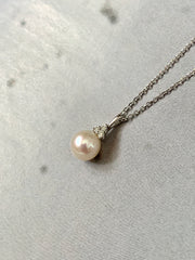 Handmade freshwater pearl and diamond pendant with white gold chain
