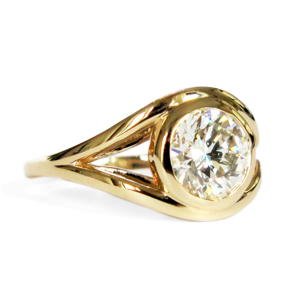Modern Sculptural Engagement Ring in Yellow Gold – Unique Engagement ...