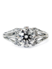 Yasmine floral engagement ring made of white gold and diamonds.