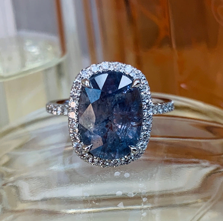 The Benefits of Choosing a Sapphire Engagement Ring