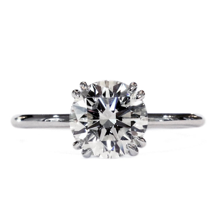 Bailey is an elegant diamond solitaire with distinctive touches